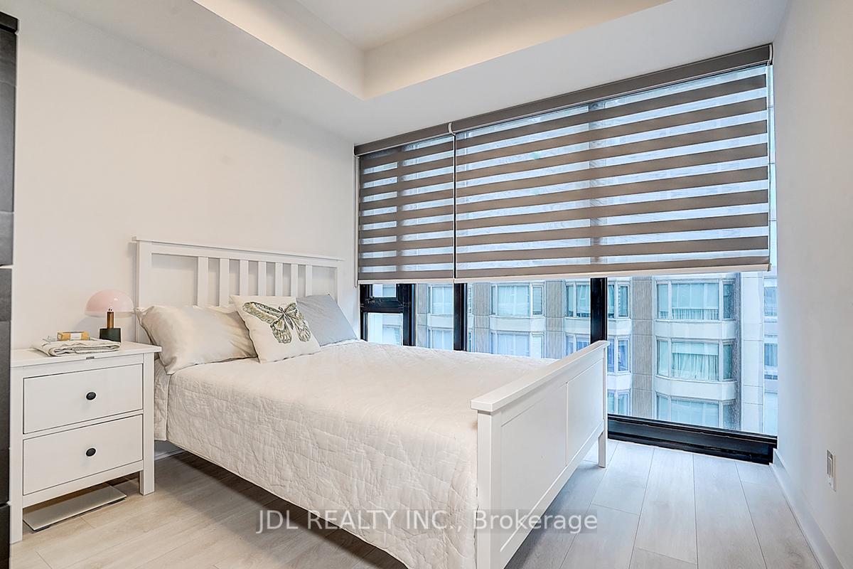 1 Bedroom Condo at 188 Cumberland, Toronto For sale