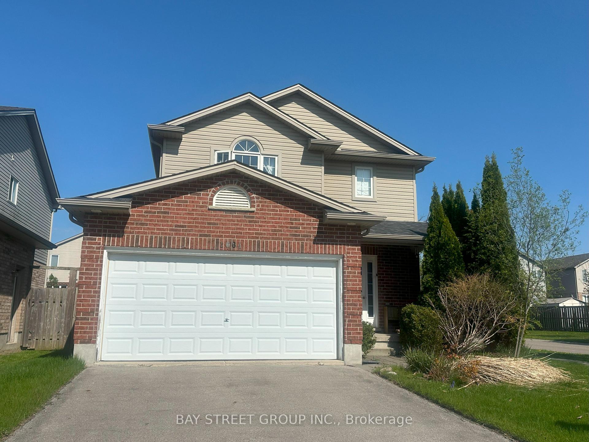 1064 Fogerty Street London North, Ontario This contemporary home boasts 3 large bedrooms, a second floor computer nook, a bright eating area, spacious kitchen, neutral decor, all appliances including, and a finished basement and rough in washroom. The exterior features a large deck, a large fenced in yard and beautiful gardens. A beautiful family home in a great neighborhood- Stoneycreek Estates. Walking distance to Stoneycreek Public School. Close to convenient lifestyle amenities including soon to be completed YMCA, library, community Centre, parks and shopping. Walking distance to Mother Theresa SS.