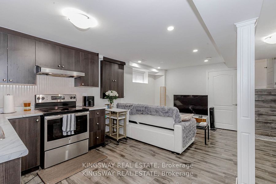 1395 Tyneburn Crescent