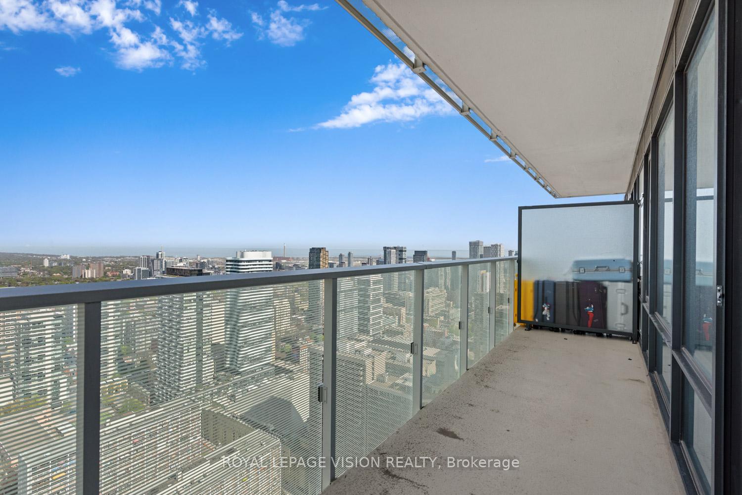 2 Bedrooms Condo at 501 Yonge, Toronto For sale