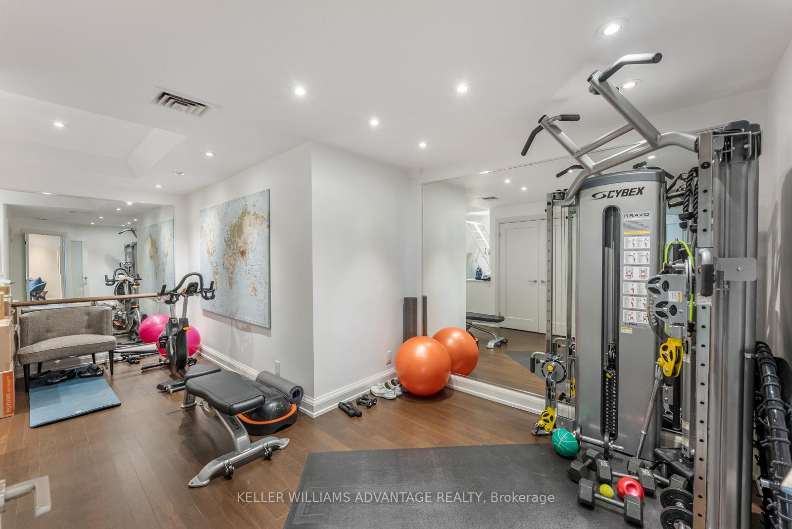 5 Bedrooms Condo at 211 Queens, Toronto For sale
