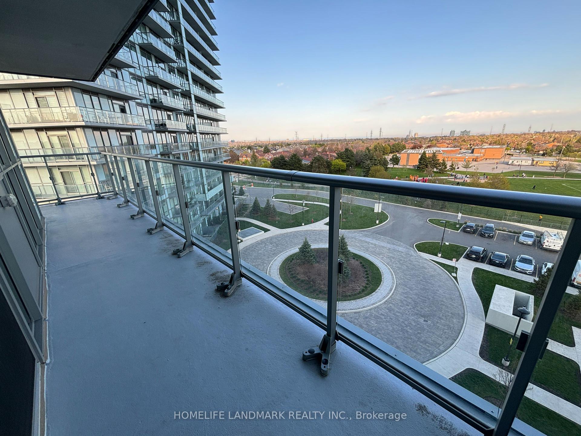 3 Bedrooms Condo at 4677 Glen Erin, Mississauga For sale