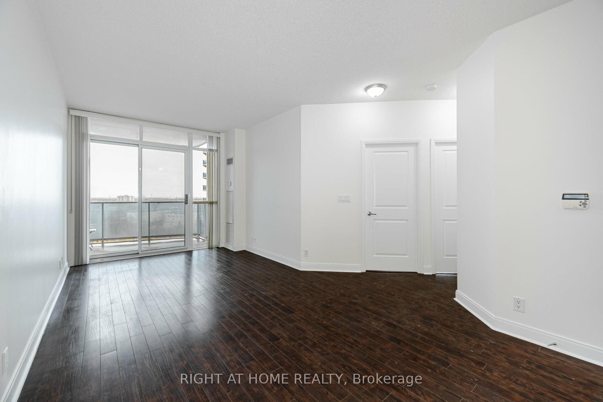 2 Bedrooms Condo at 70 Absolute, Mississauga For sale