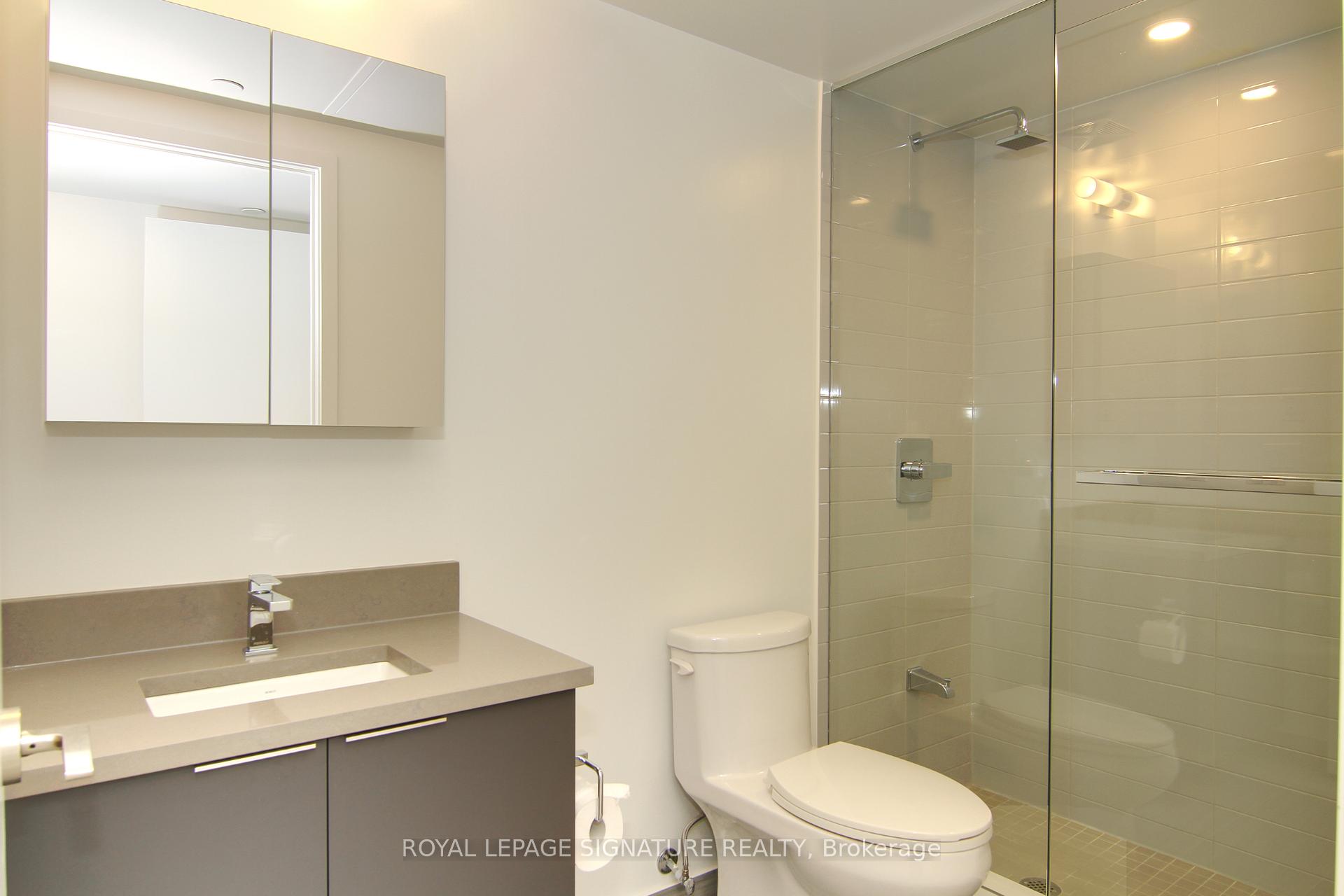3 Bedrooms Condo at 2033 Kennedy, Toronto For sale