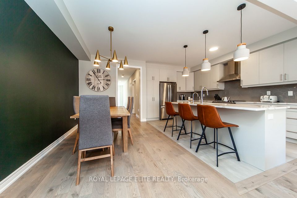 BREAKFAST BAR