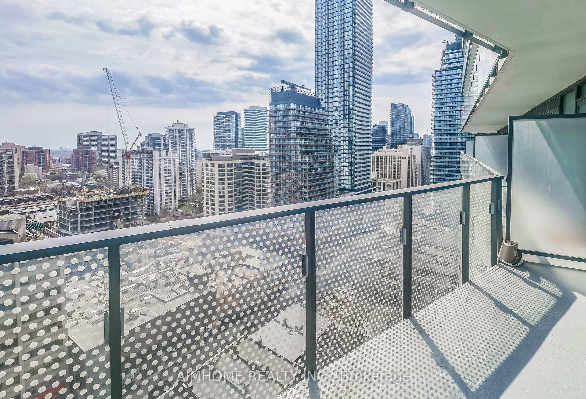 Condo at 11 Wellesley,  Toronto For sale