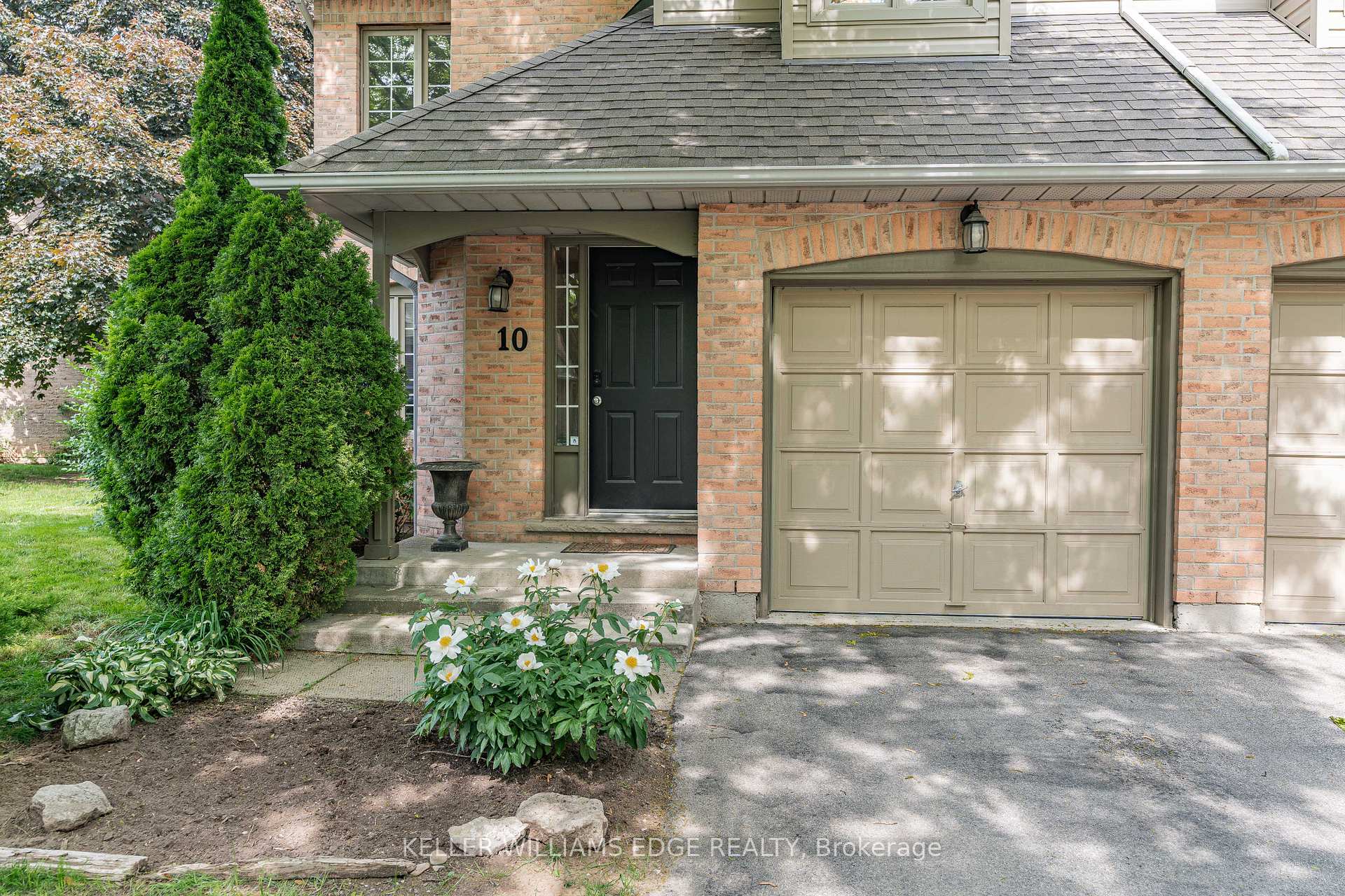 3 Bedrooms Condo at 320 Hamilton, Hamilton For sale