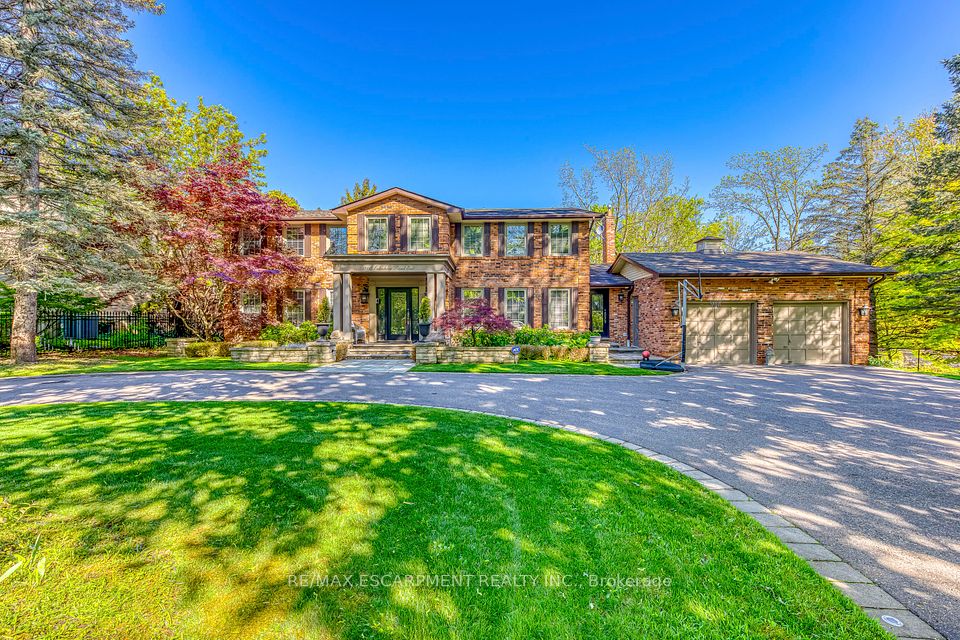 1251 Lakeshore