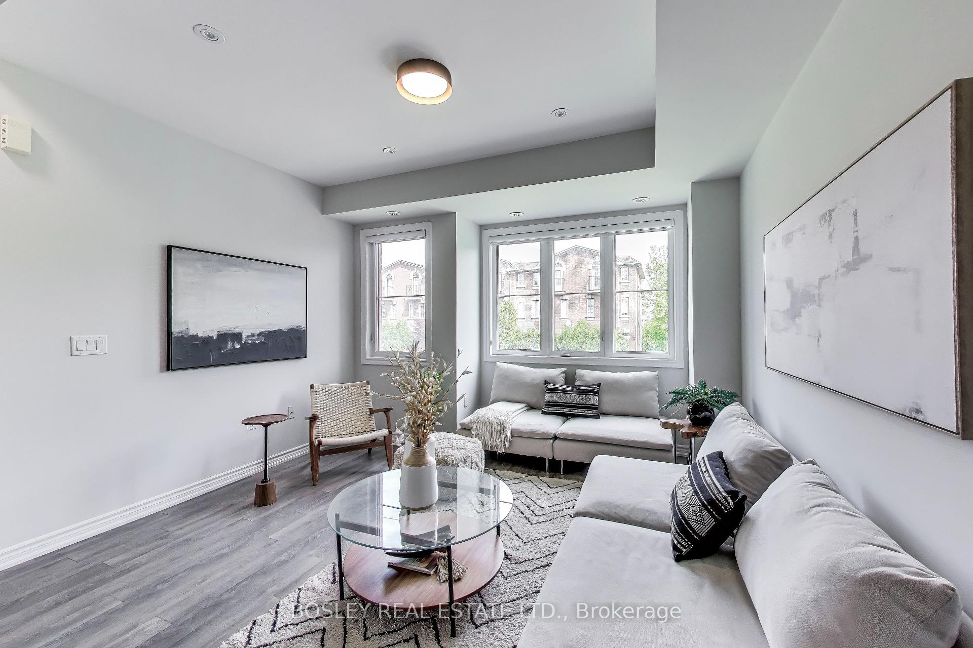 2 Bedrooms Condo at 390 Hopewell, Toronto For sale
