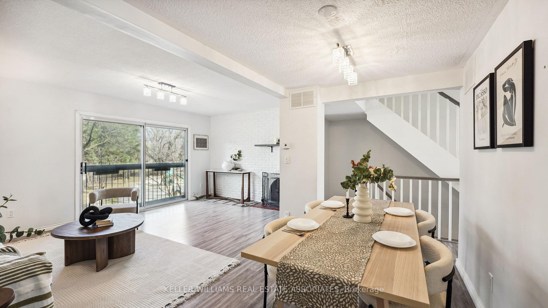 3 Bedrooms Condo at 6855 Glen Erin, Mississauga For sale