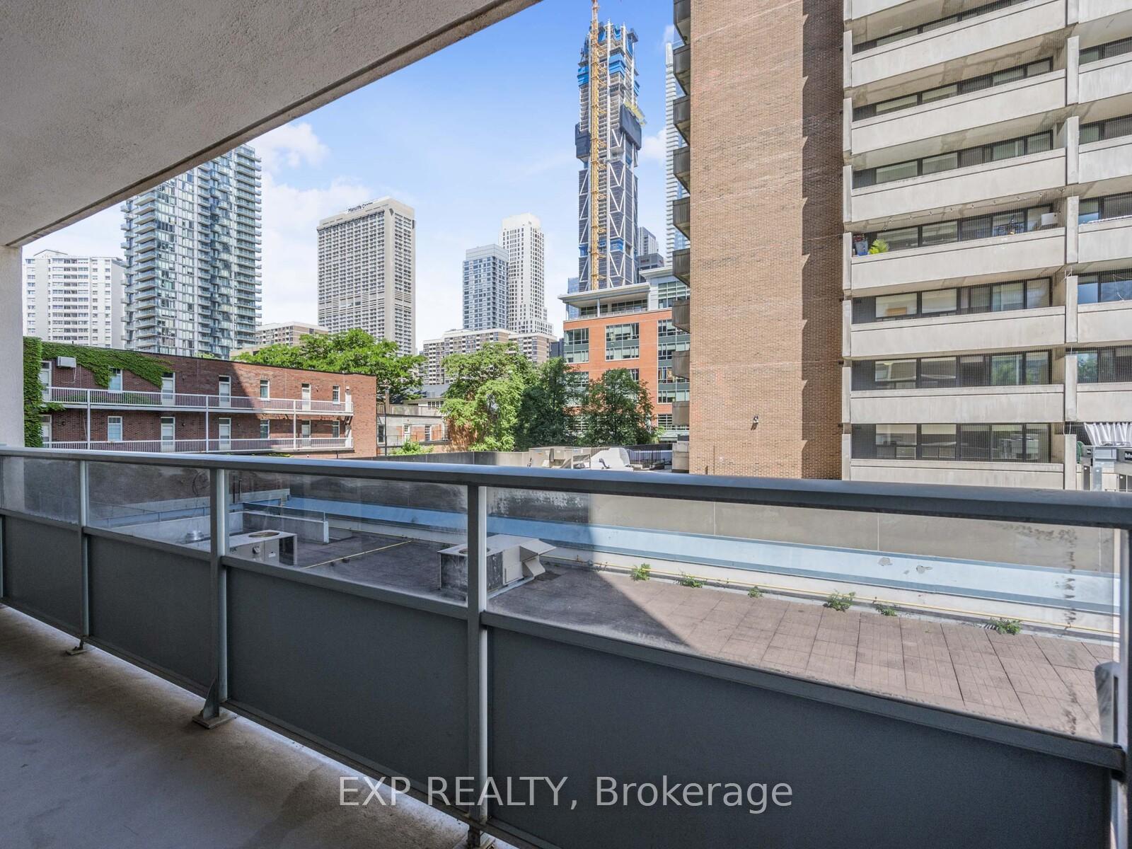 2 Bedrooms Co-op at 30 Gloucester, Toronto For sale