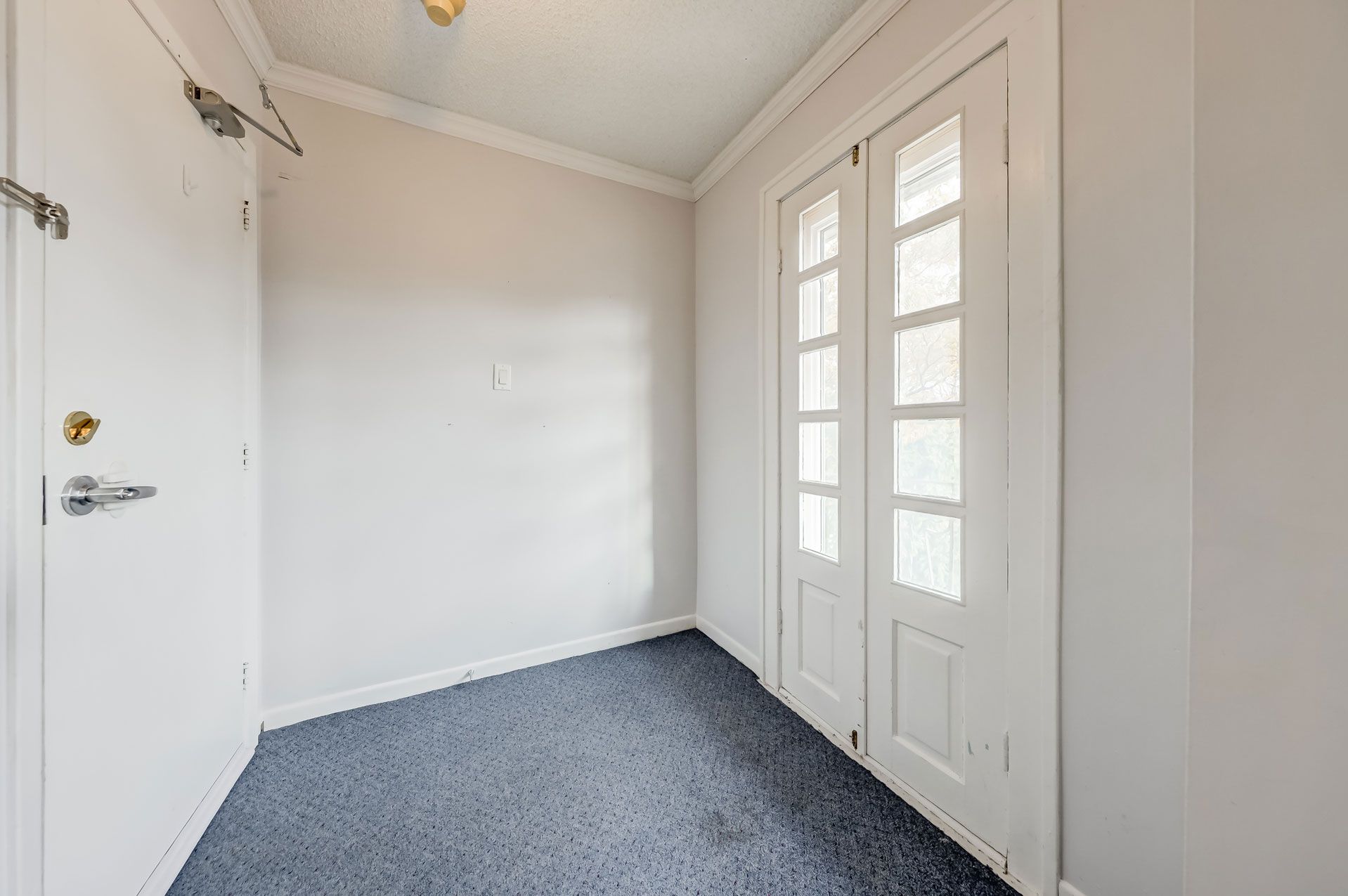 1200 Avenue Road Upper#3