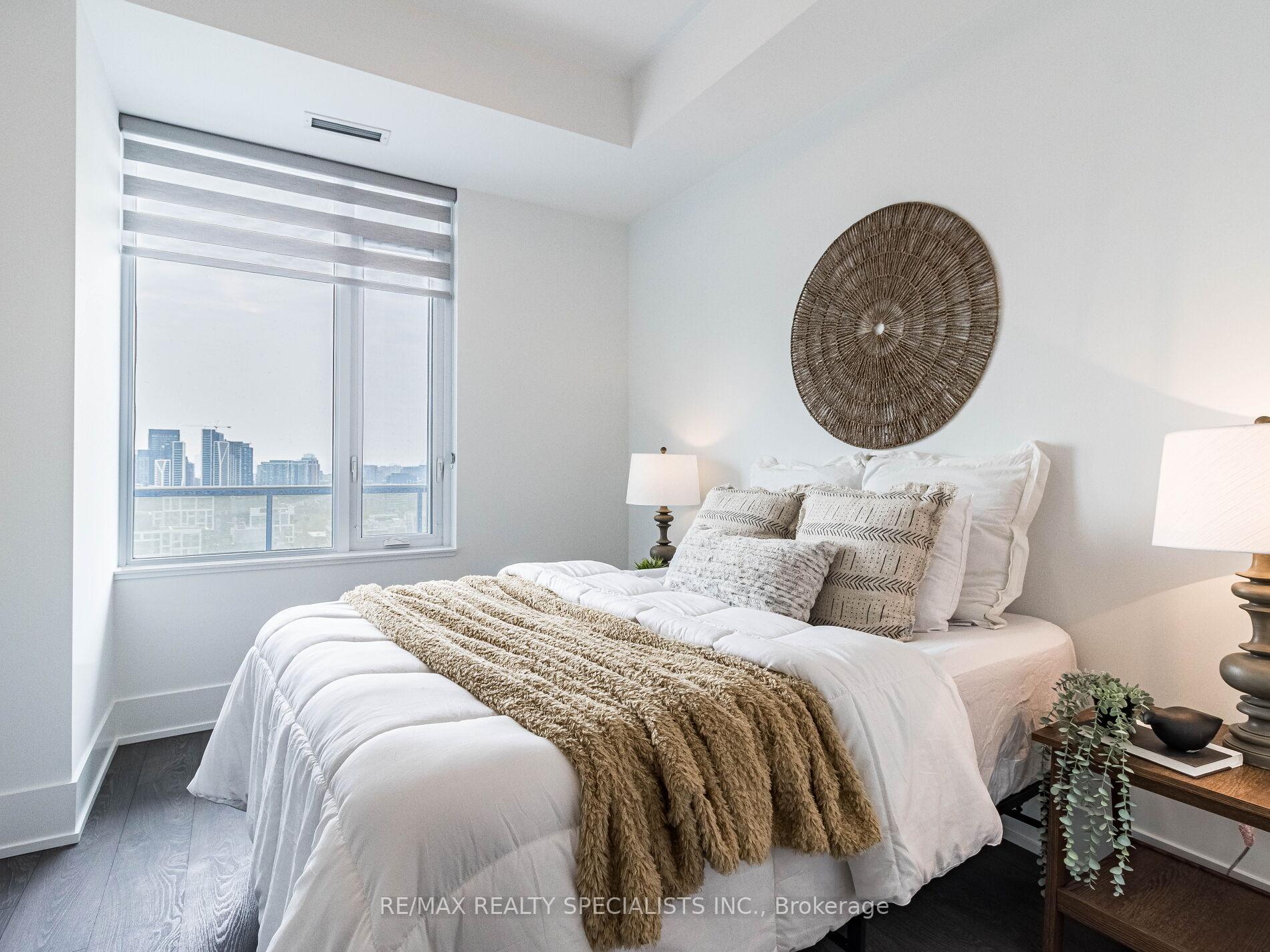 3 Bedrooms Condo at 480 Front,  Toronto For sale