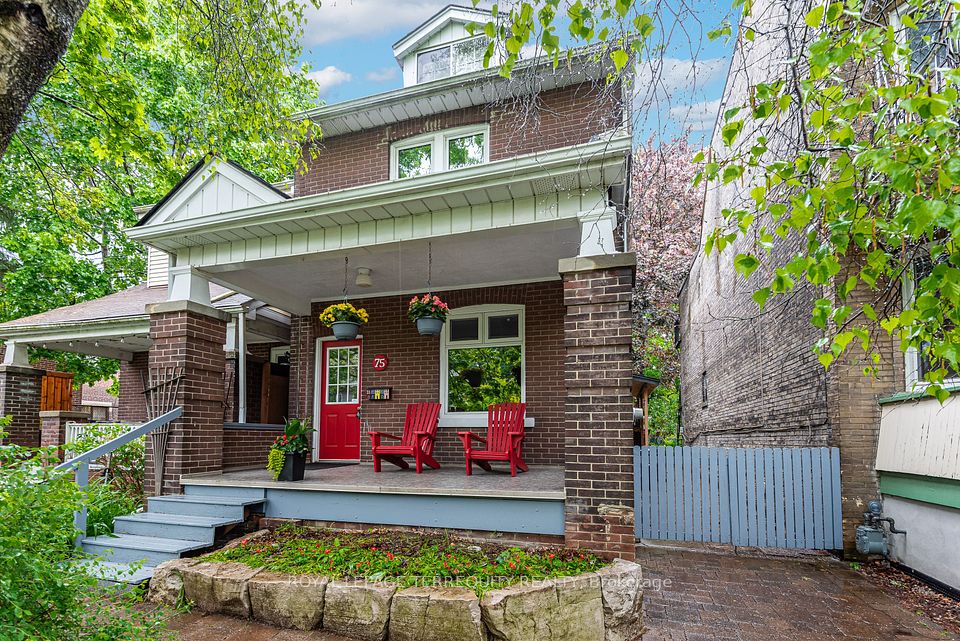 75 Hiawatha Road, Toronto, ON M4L 2X7