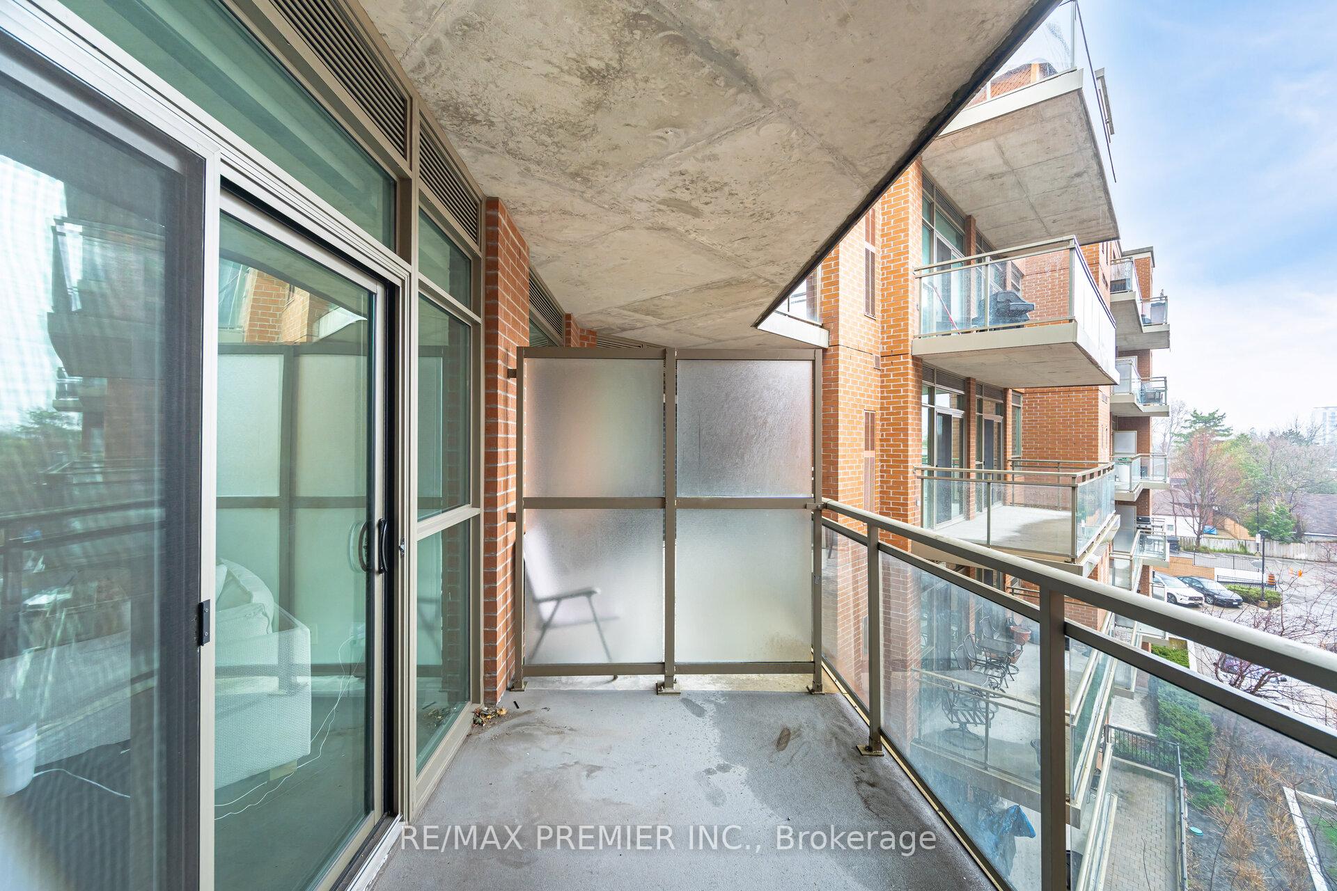 1 Bedroom Condo at 281 Woodbridge,  Vaughan For sale
