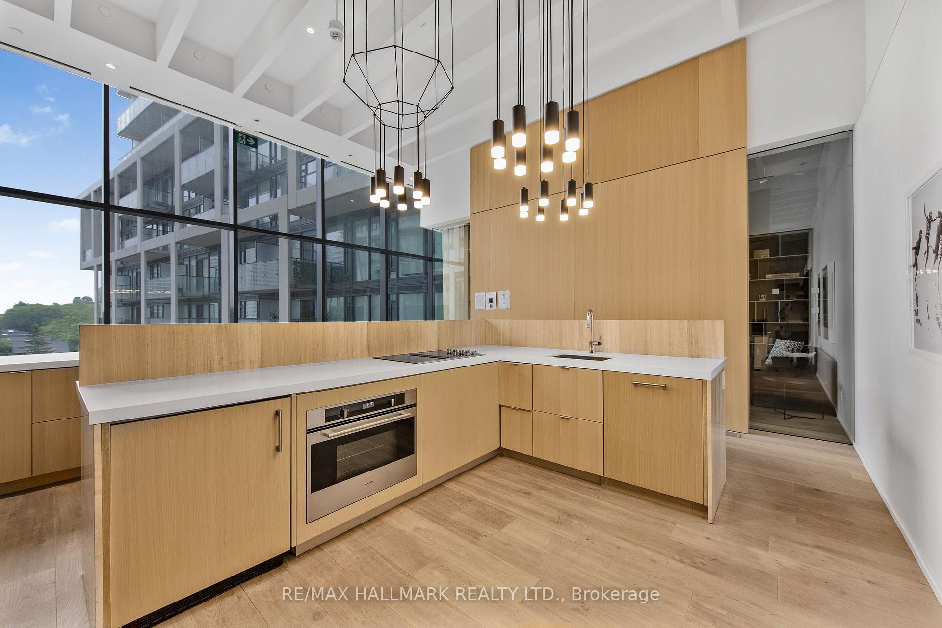 2 Bedrooms Condo at 5 Soudan, Toronto For sale