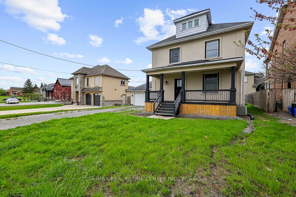 323 Queenston