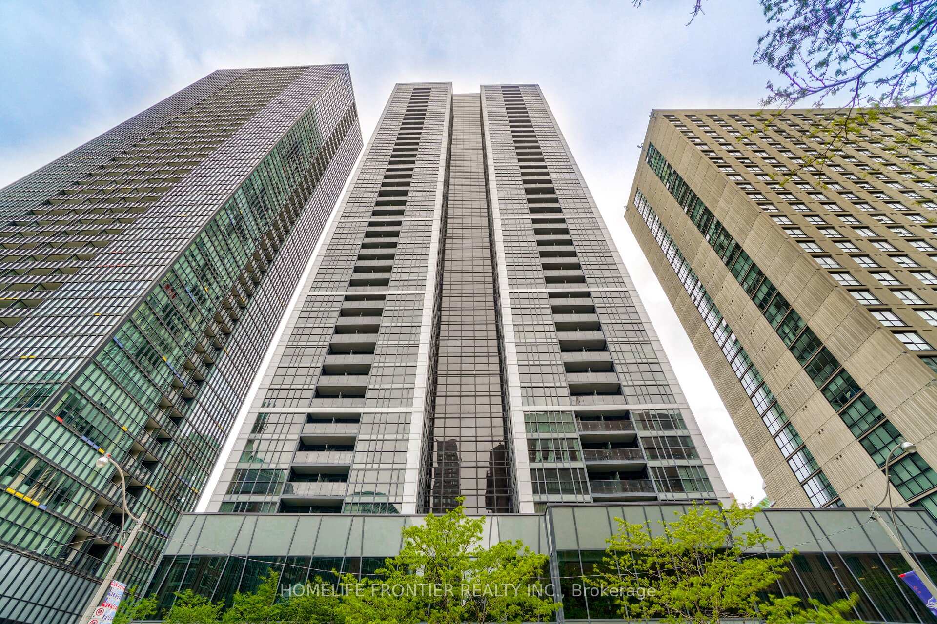 2 Bedrooms Condo at 28 Ted Rogers, Toronto For sale