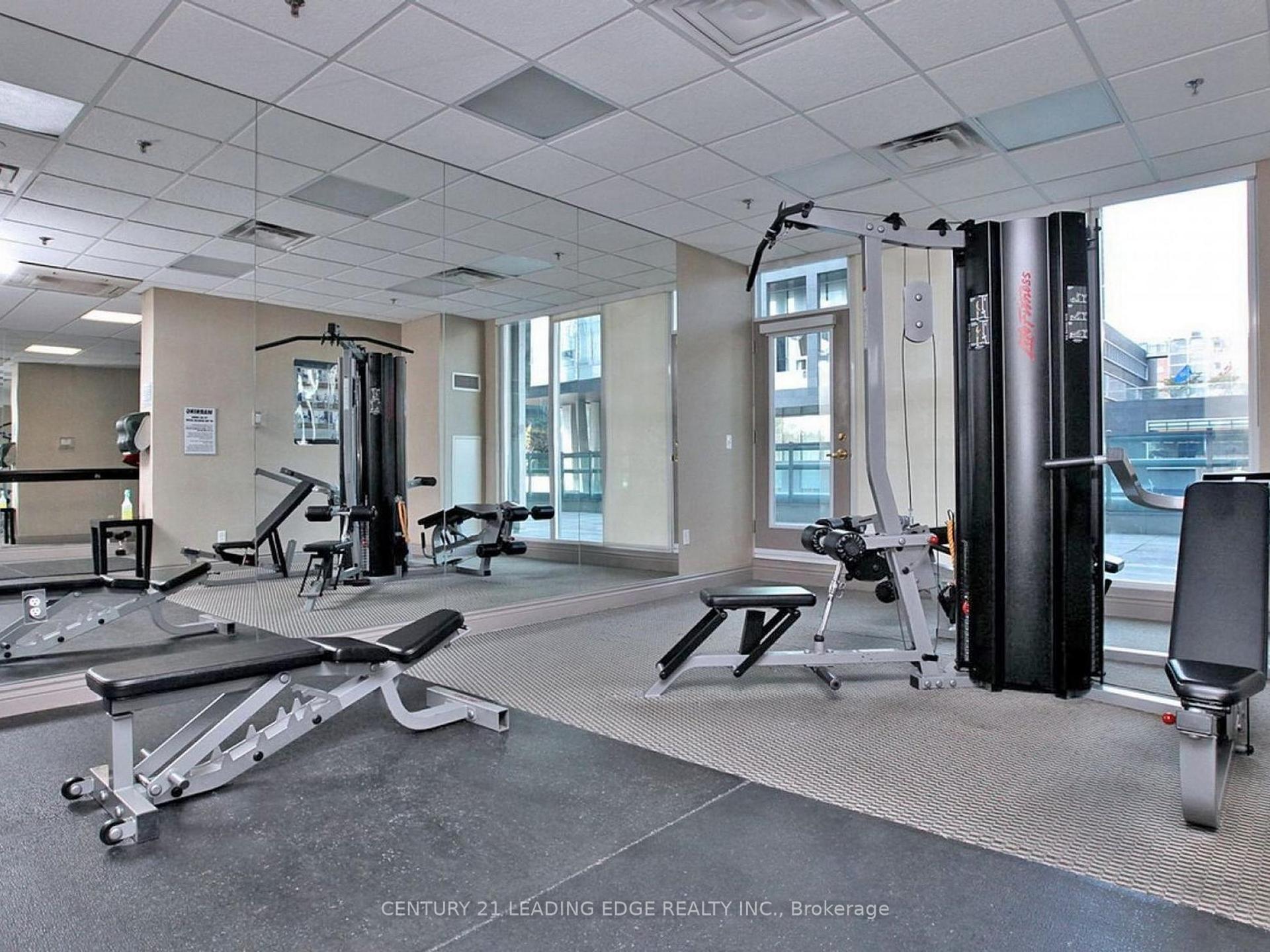 2 Bedrooms Condo at 30 Grand Trunk, Toronto For sale