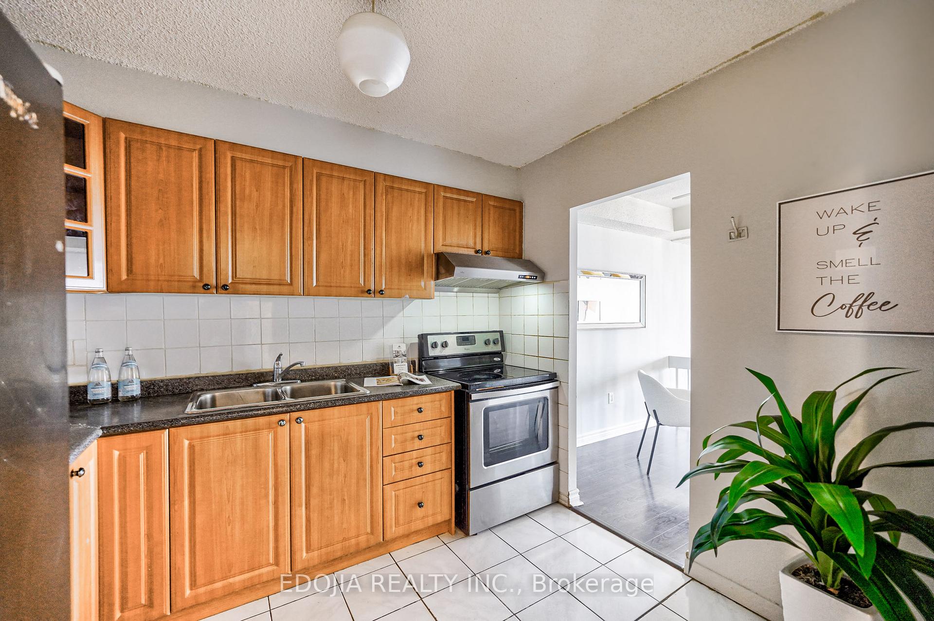 2 Bedrooms Condo at 4101 Sheppard,  Toronto For sale