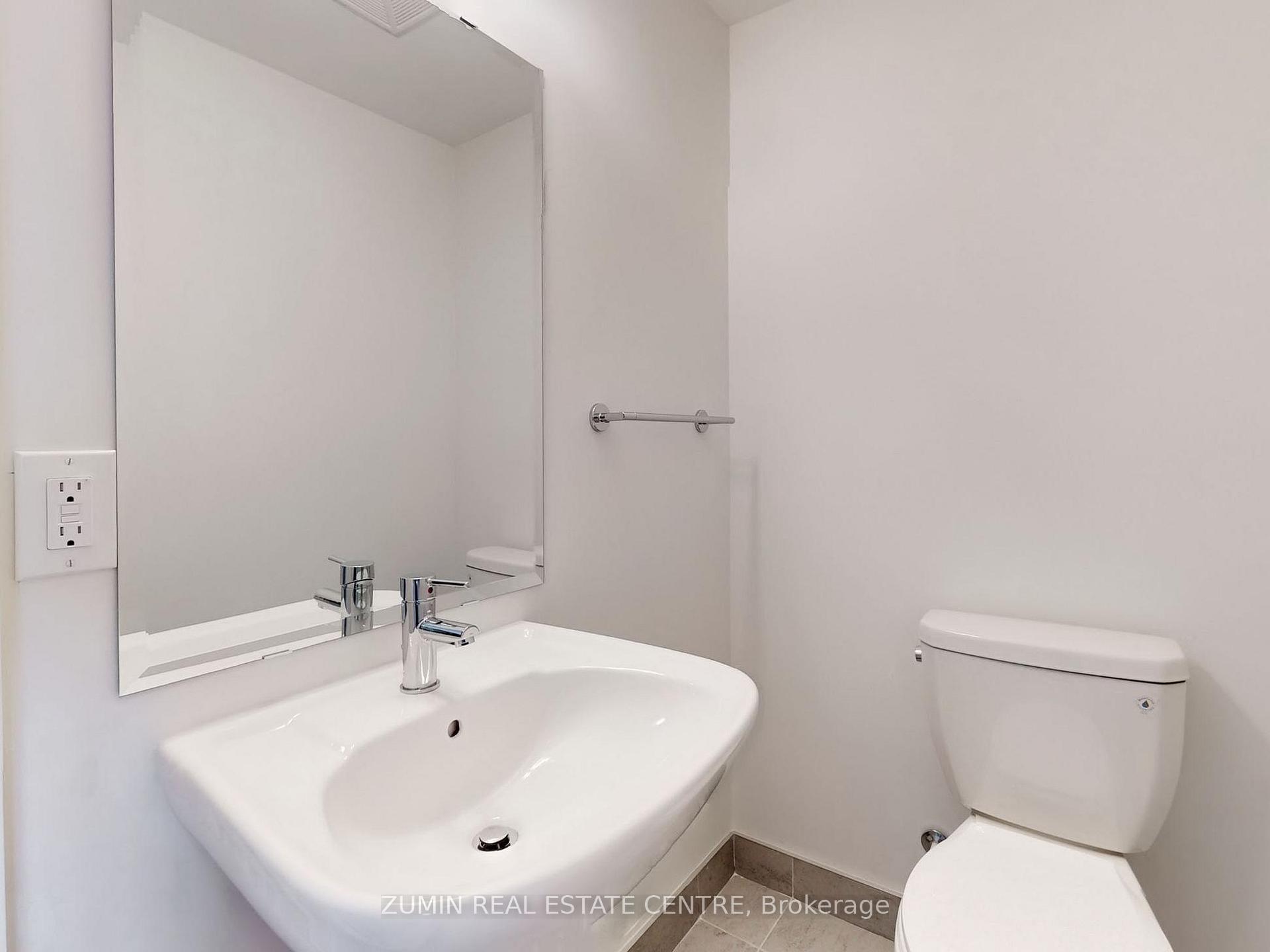 2 Bedrooms Condo at 349 Wheat Boom, Oakville For sale