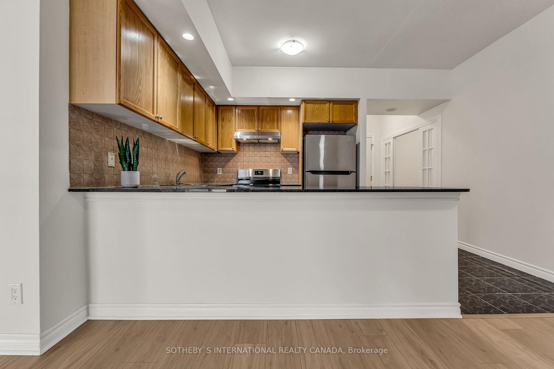 3 Bedrooms Condo at 5233 Dundas,  Toronto For sale