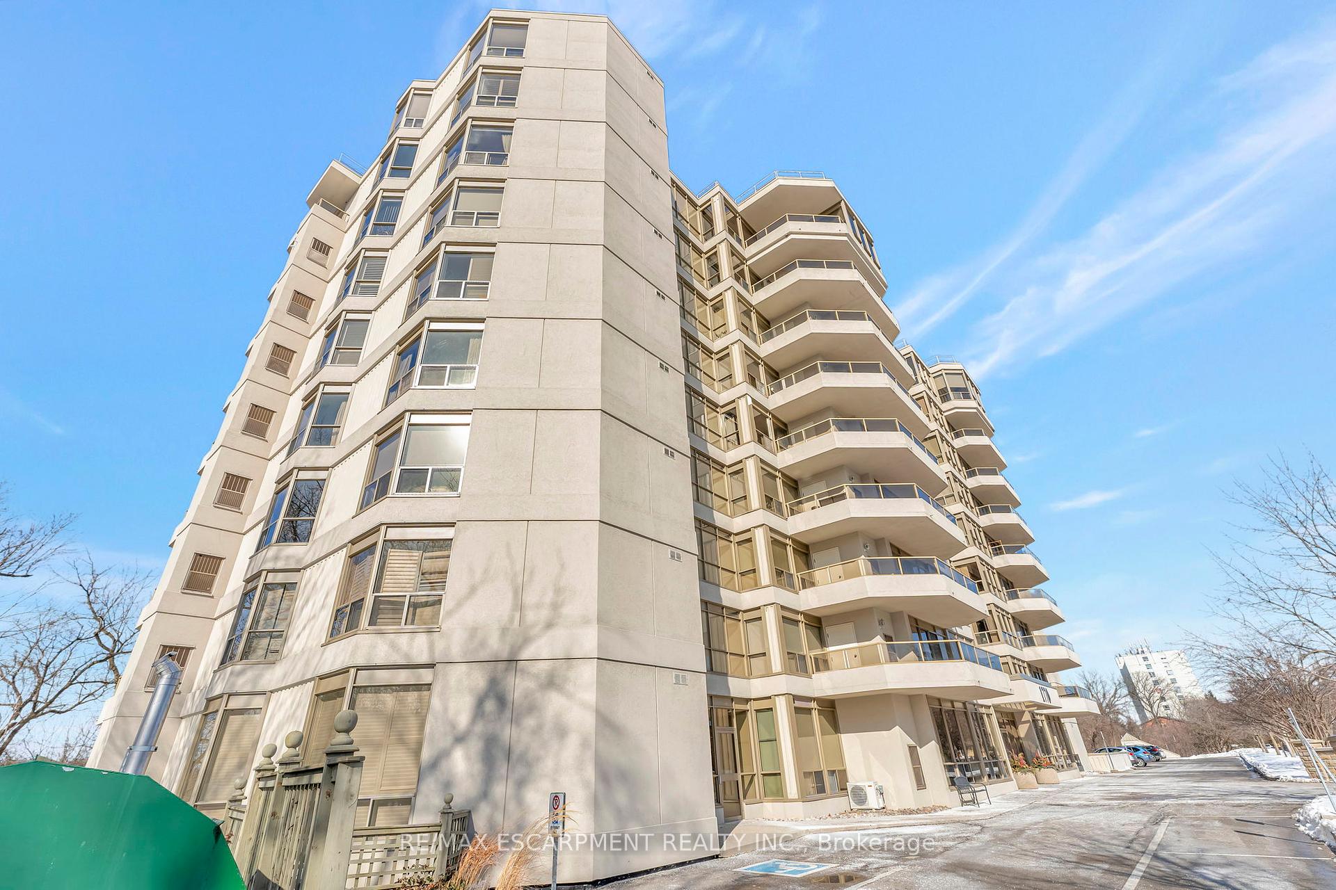 2 Bedrooms Condo at 1770 Main,  Hamilton For sale