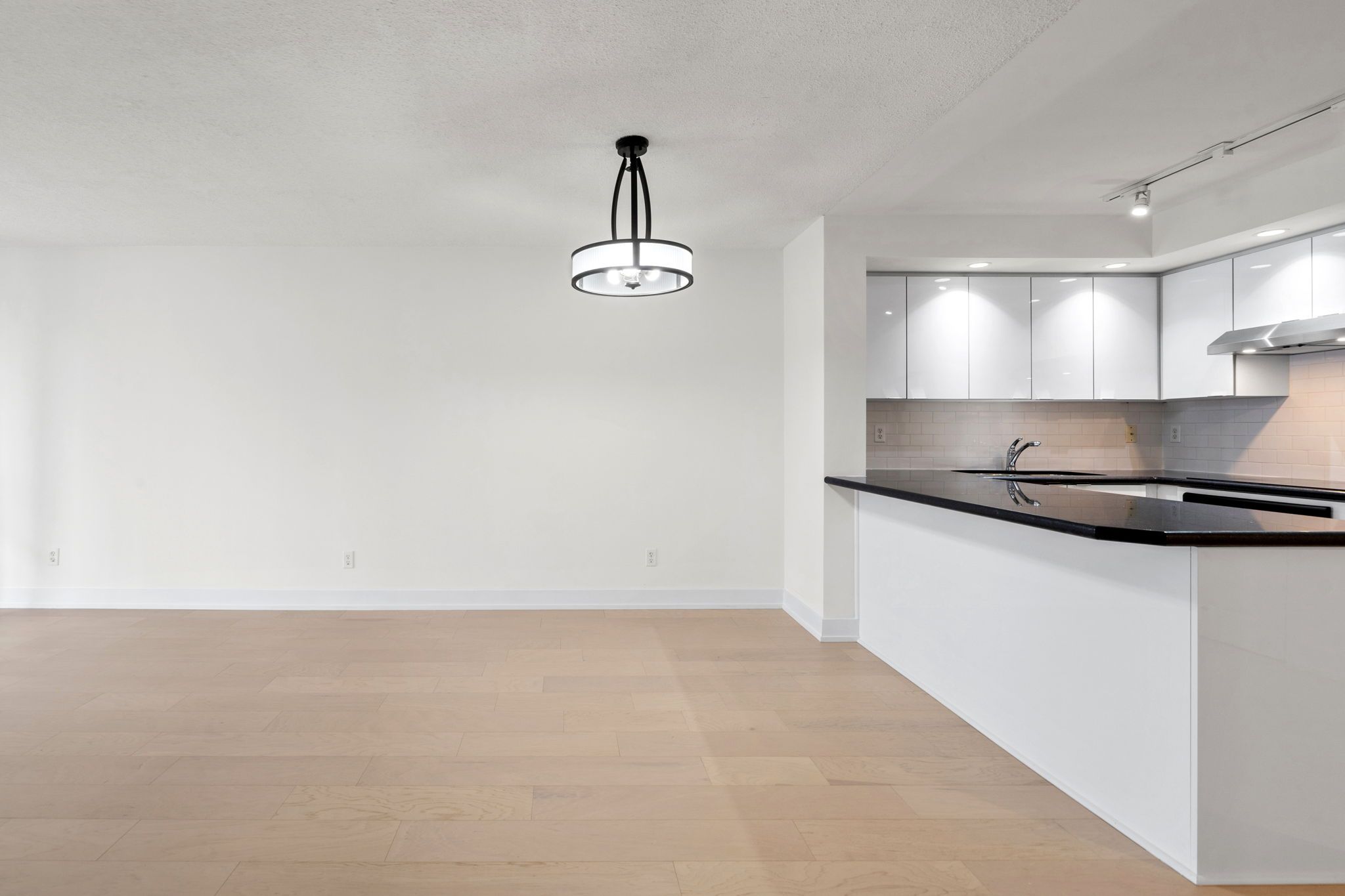 140 Simcoe Street 1412