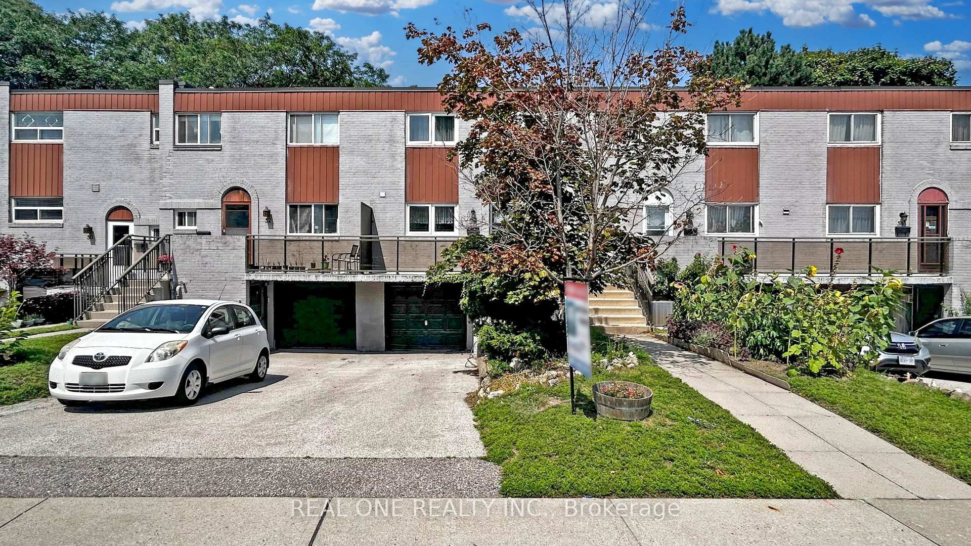 4 Bedrooms Condo at 54 Bonis, Toronto For sale