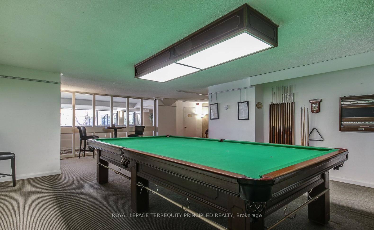 3 Bedrooms Condo at 1400 Dixie, Mississauga For sale