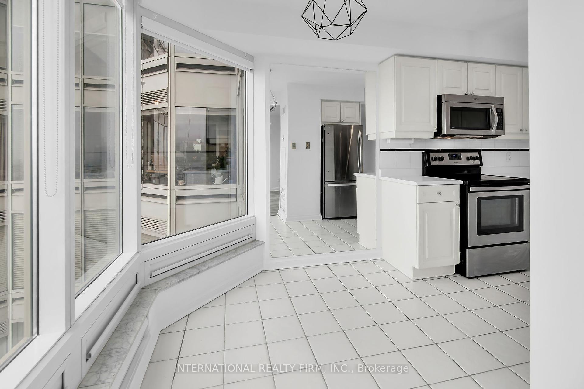 1 Bedroom Condo at 1 Palace Pier, Toronto For sale