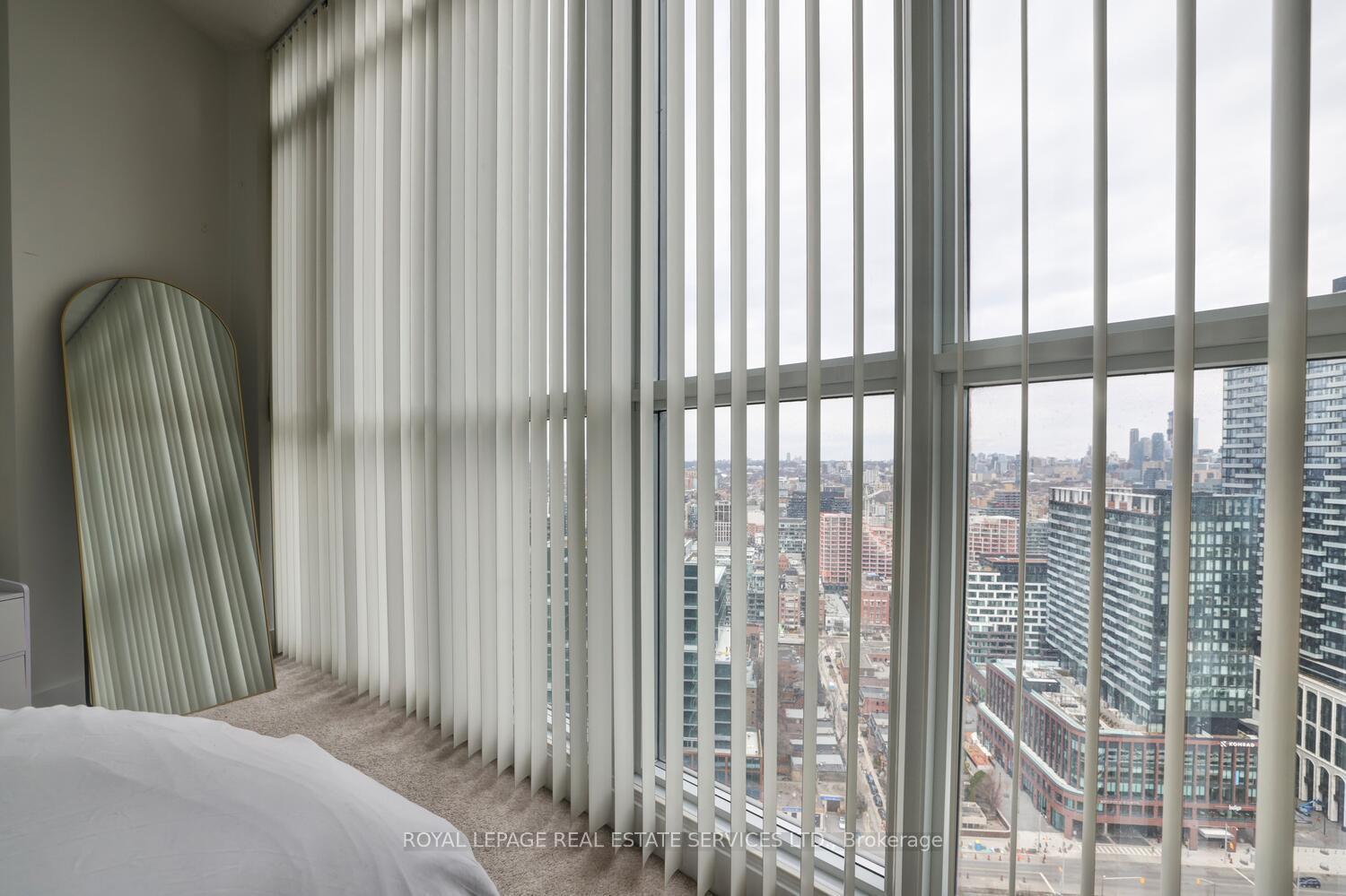 1 Bedroom Condo at 21 Iceboat,  Toronto For sale