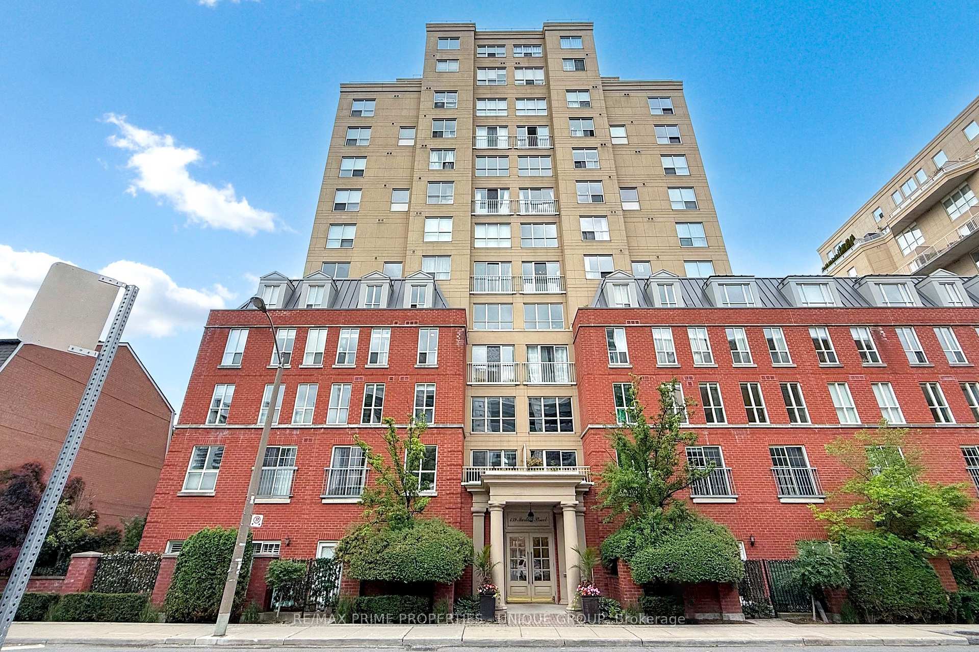 2 Bedrooms Condo at 139 Merton, Toronto For sale