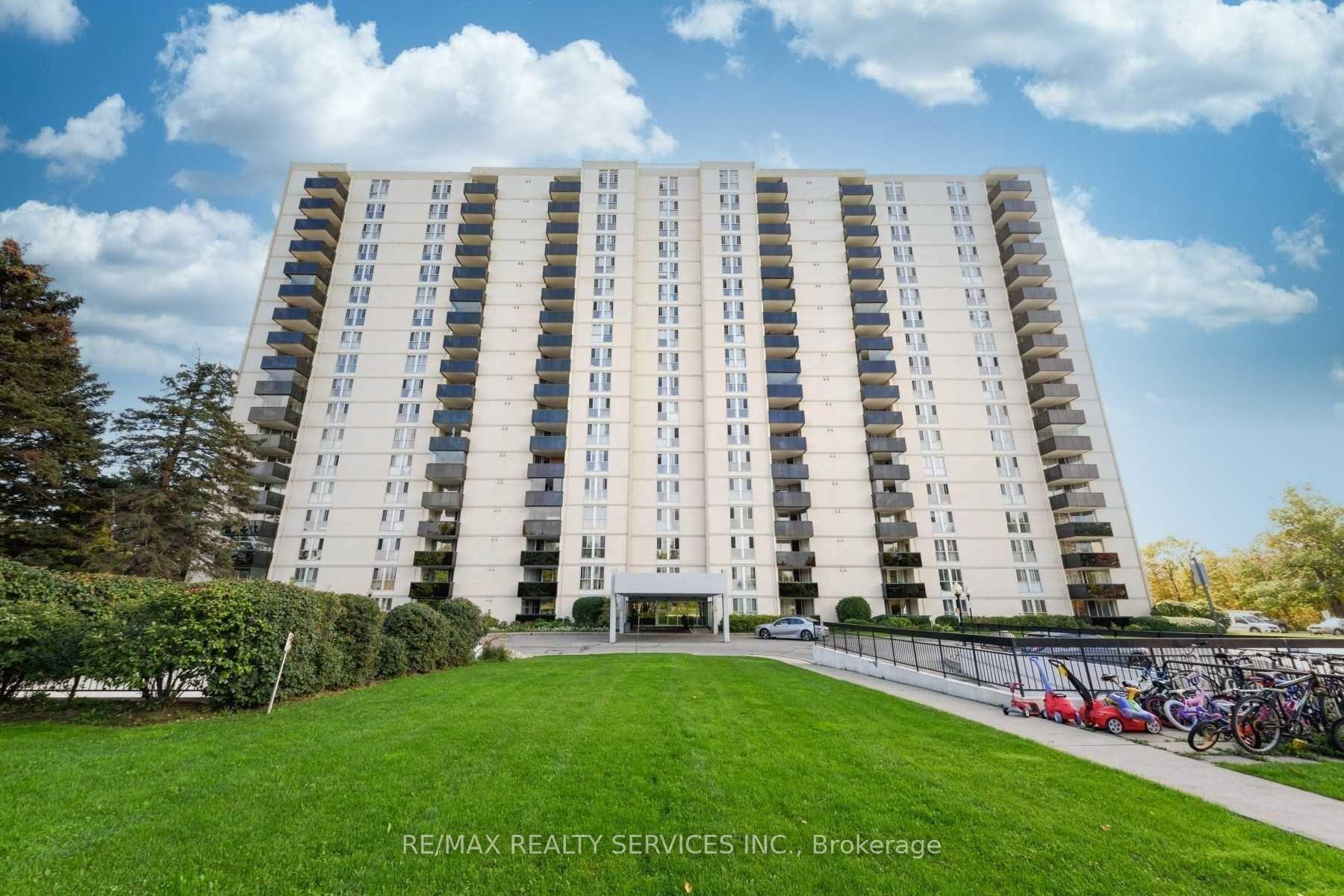 2 Bedrooms Condo at 420 Mill,  Toronto For sale