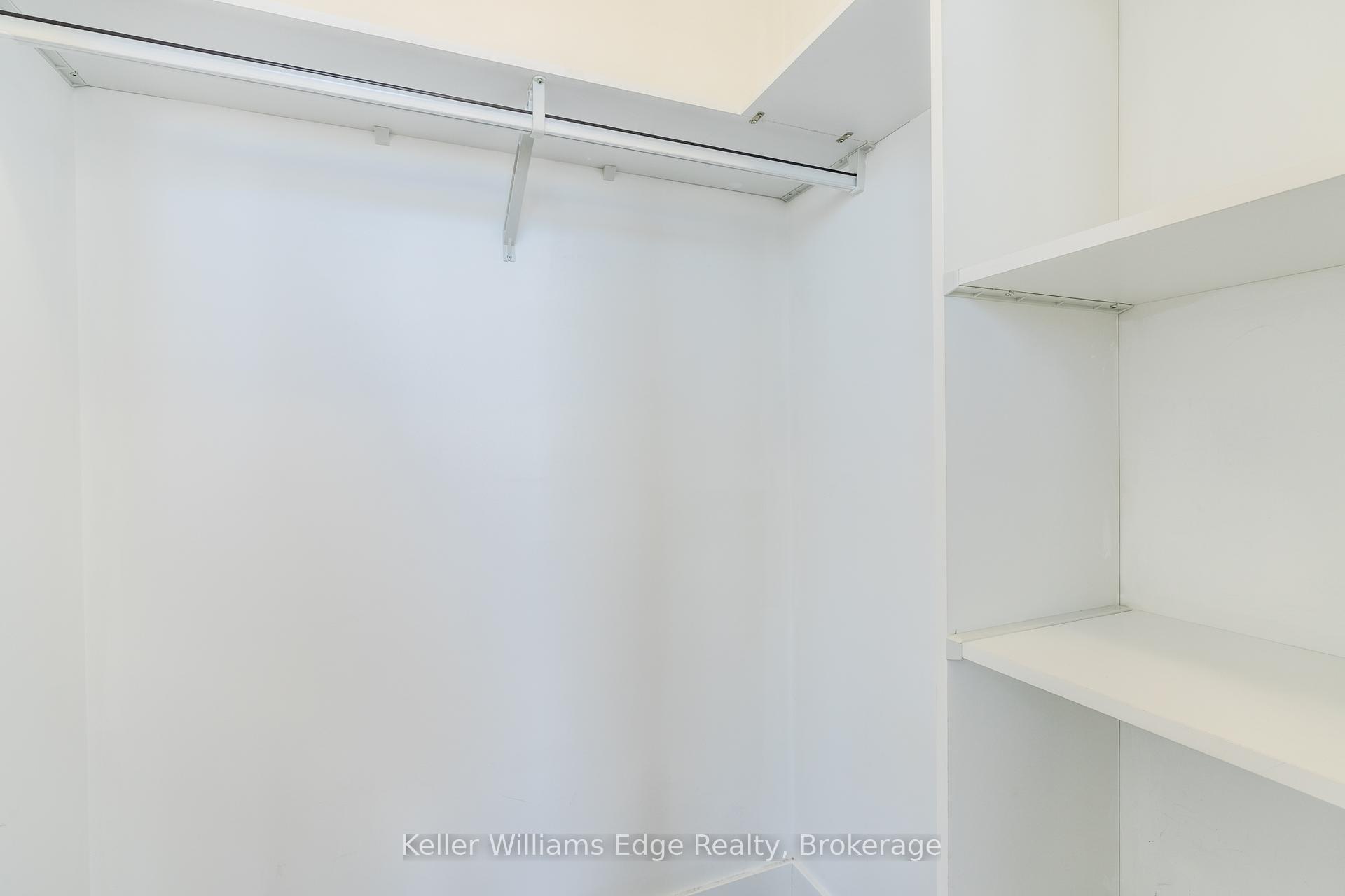 2 Bedrooms Condo at 7 Mabelle,  Toronto For sale