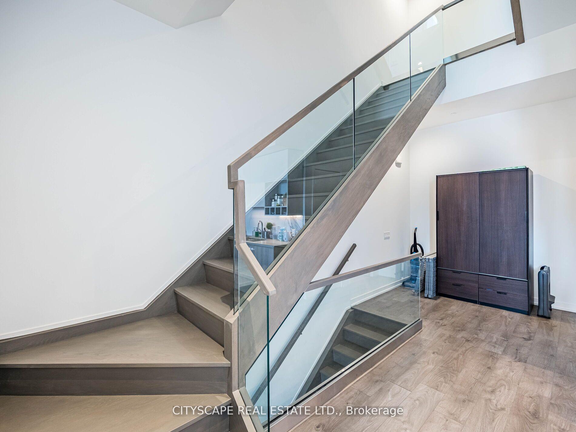 4 Bedrooms Condo at 9 Buttermill, Vaughan For sale