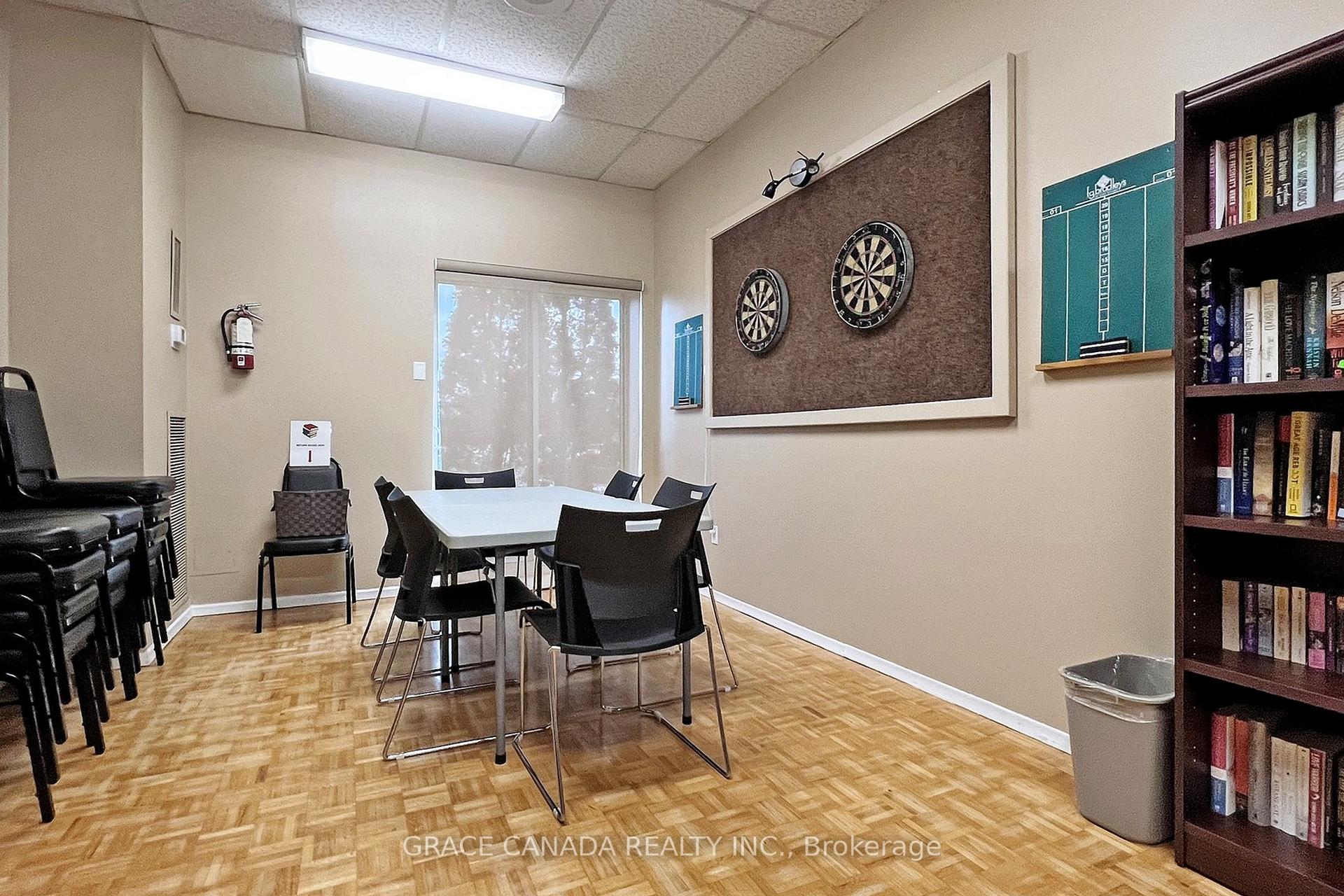 2 Bedrooms Condo at 10 Dean Park, Toronto For sale