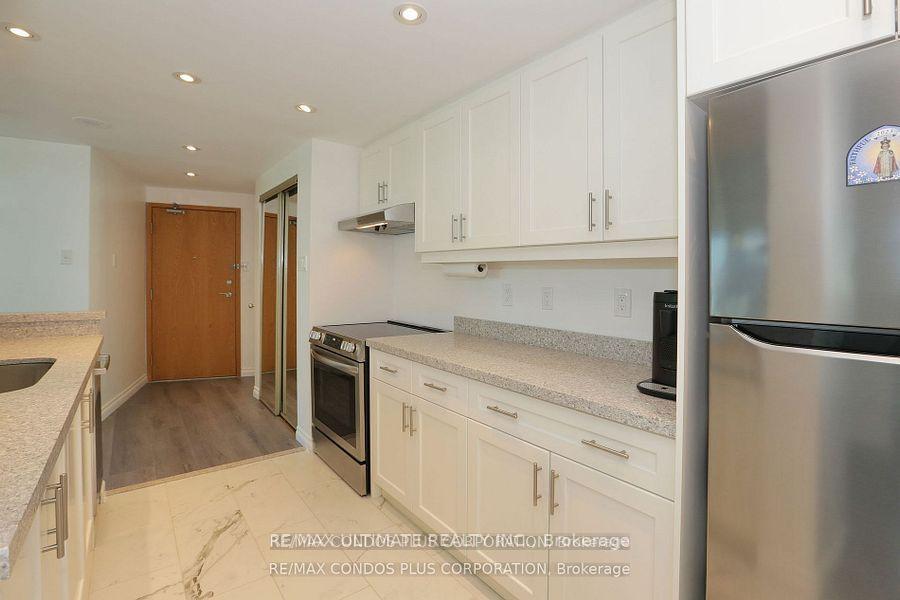 1 Bedroom Condo at 77 Harbour, Toronto For sale