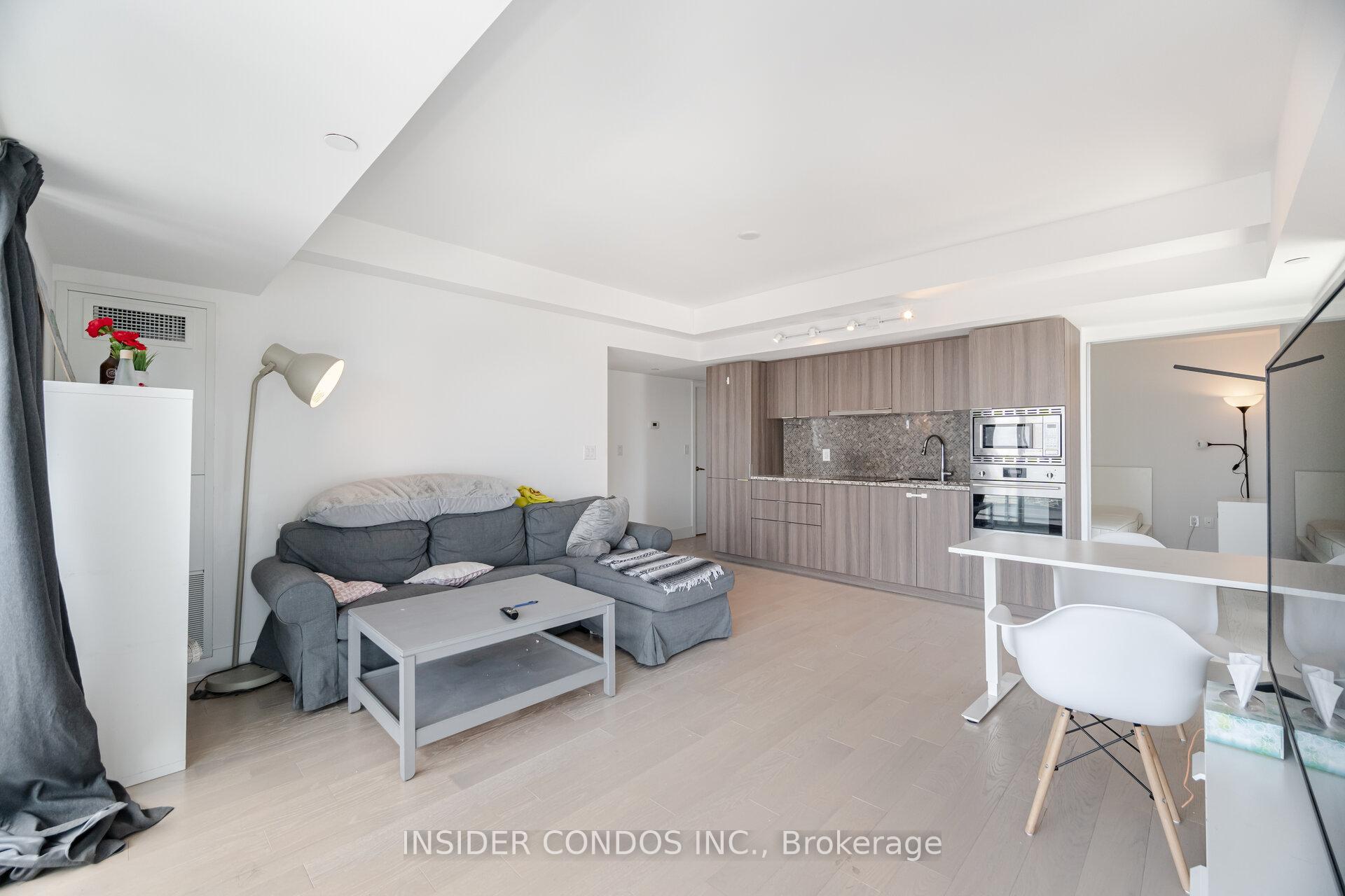 2 Bedrooms Condo at 955 Bay, Toronto For sale