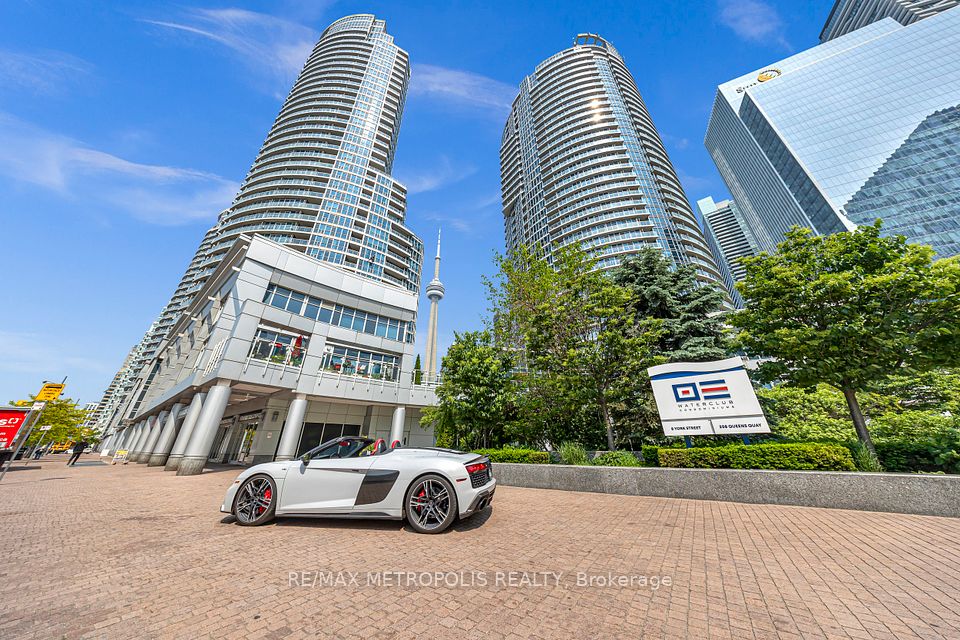 218 Queens Quay
