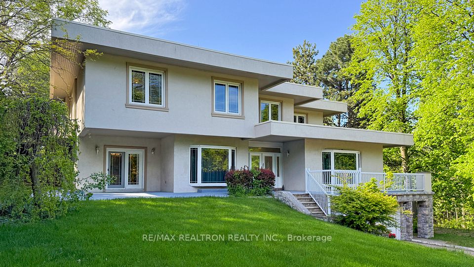 48 Silvergrove