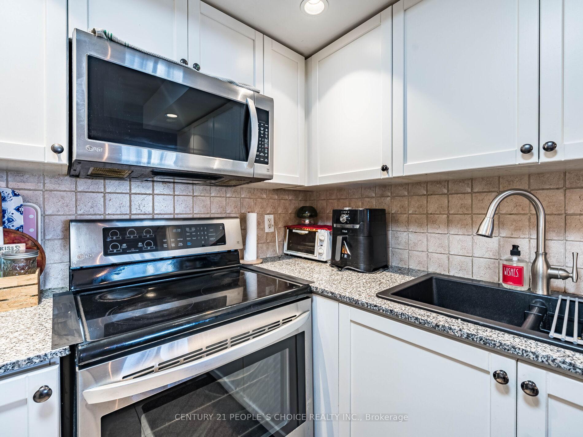 3 Bedrooms Condo at 5233 Dundas, Toronto For sale
