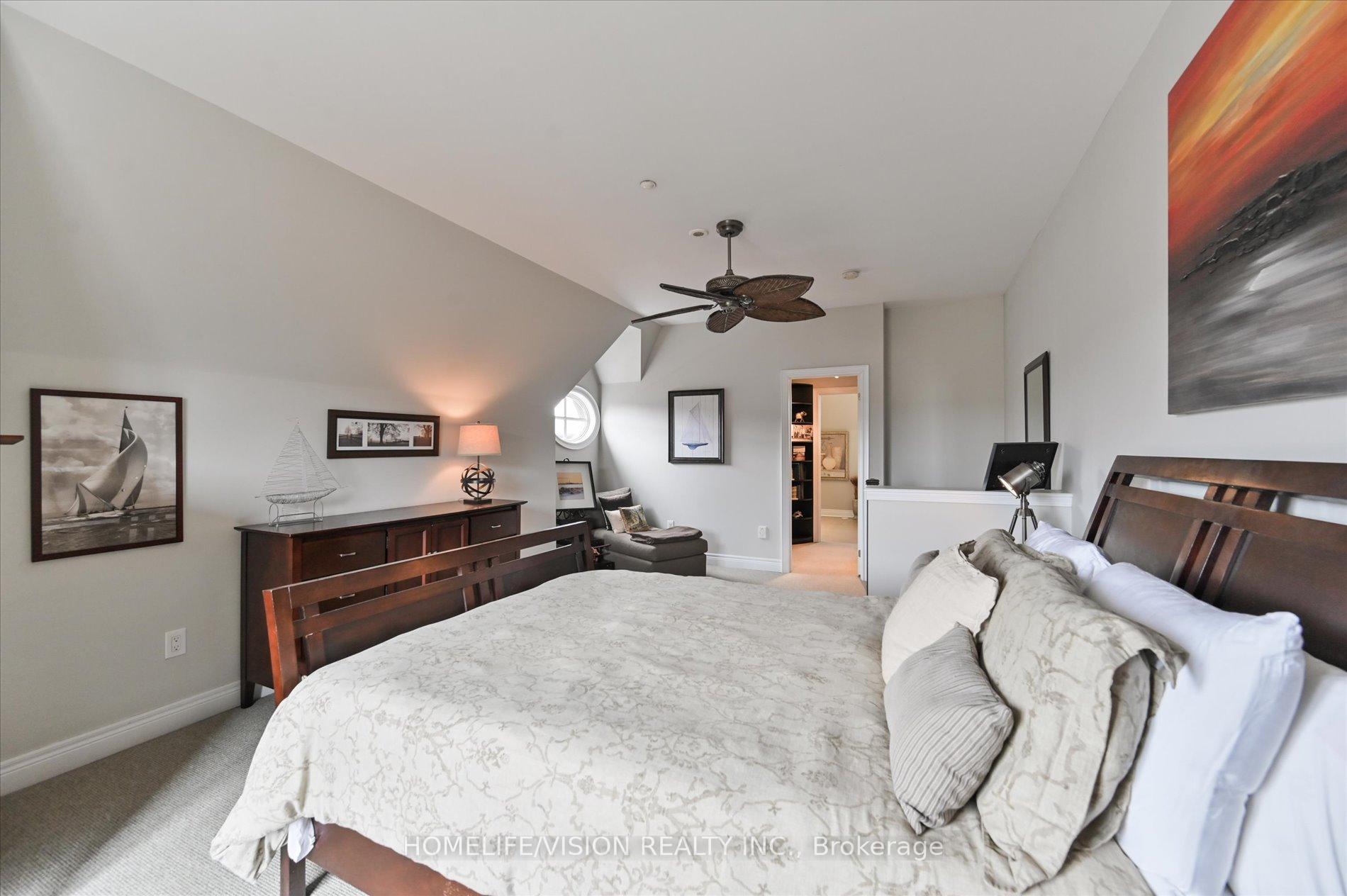 4 Bedrooms Condo at 2 Agar, Vaughan For sale