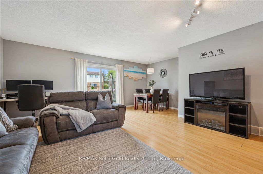 419 Bairstow Crescent, #3