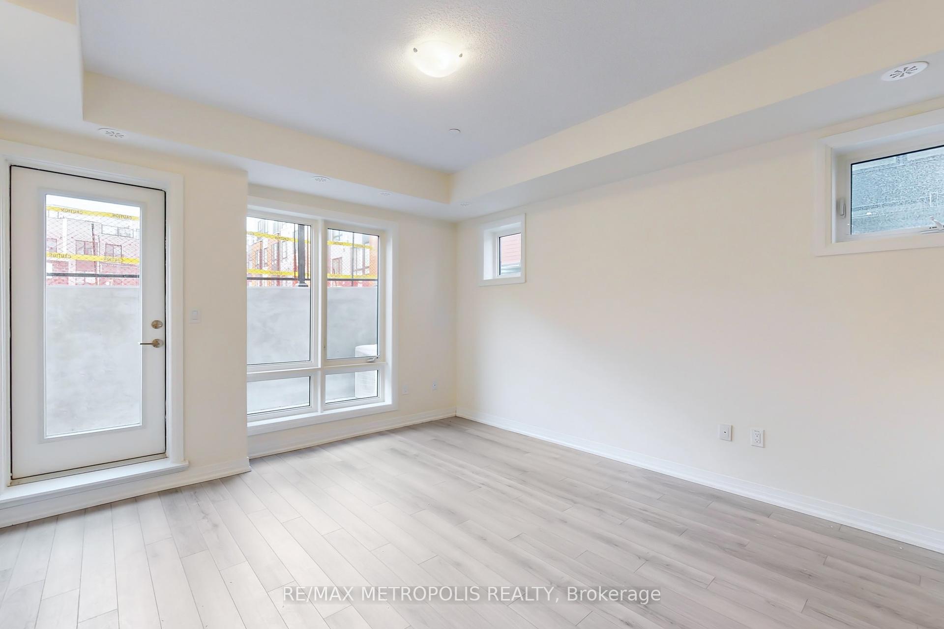3 Bedrooms Condo at 35 Priya, Toronto For sale