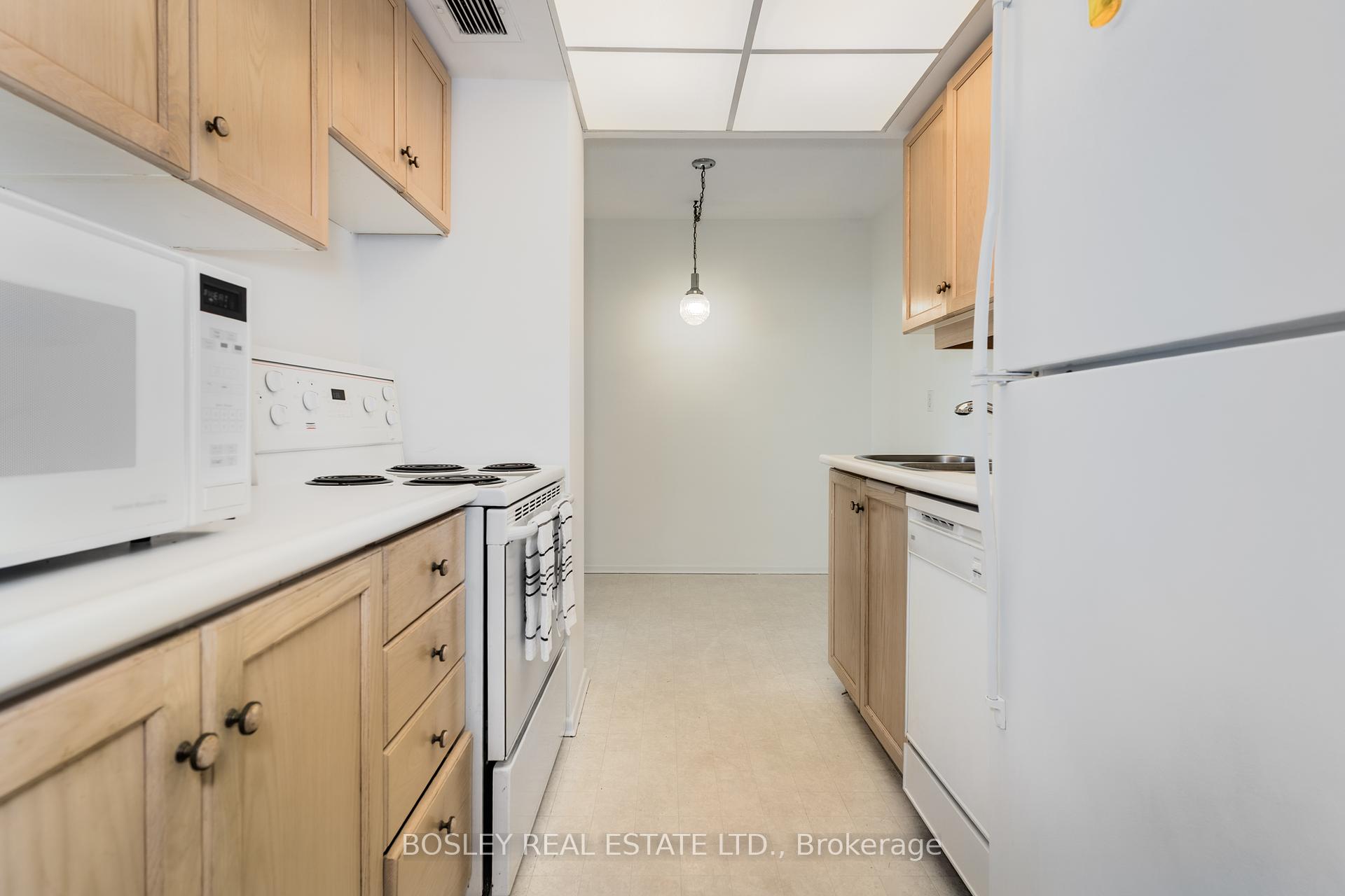 1 Bedroom Condo at 1333 Bloor, Mississauga For sale