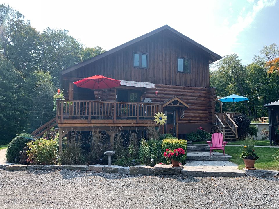 590 Deer Lake