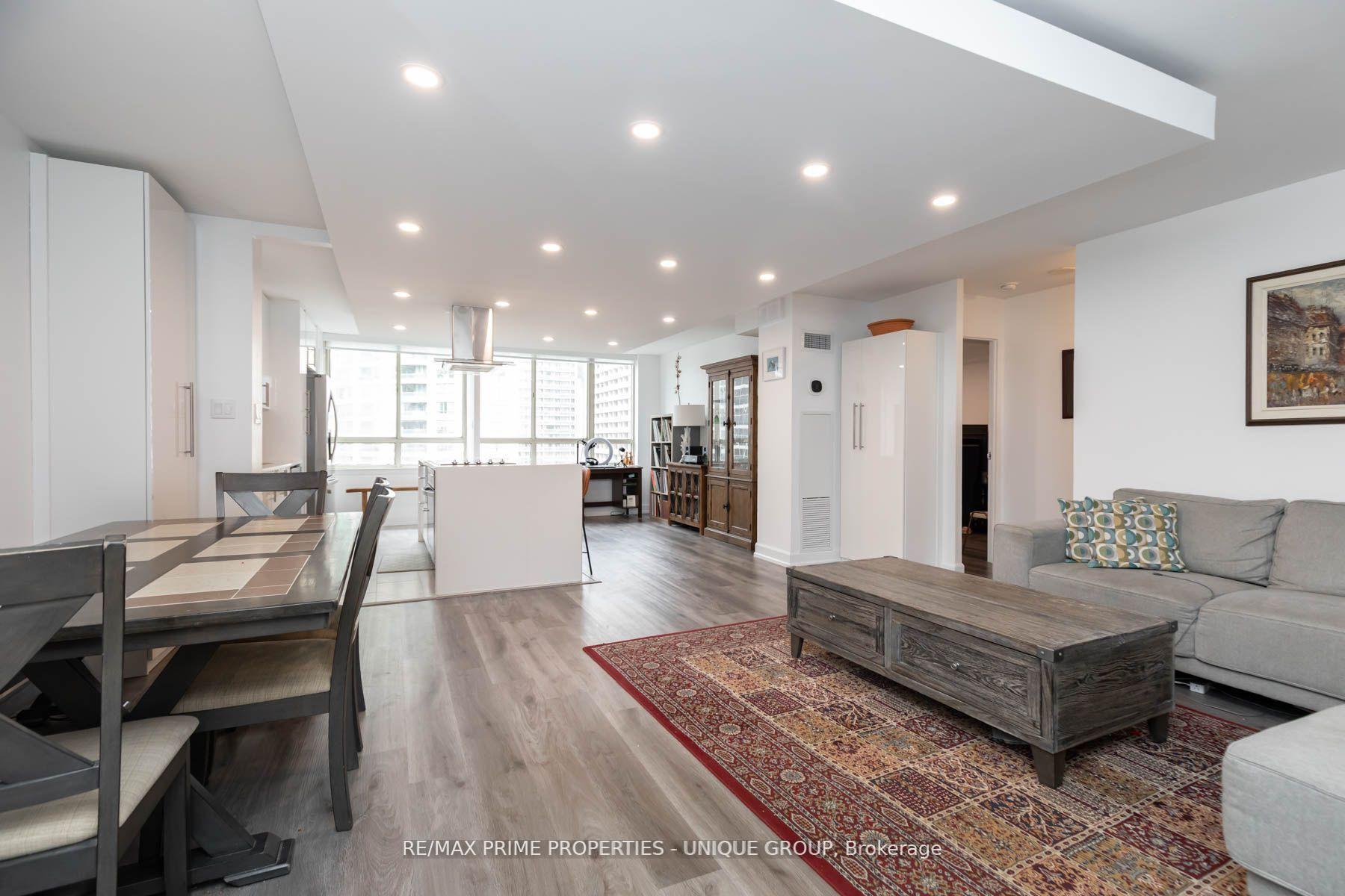 1 Bedroom Condo at 633 Bay, Toronto For sale