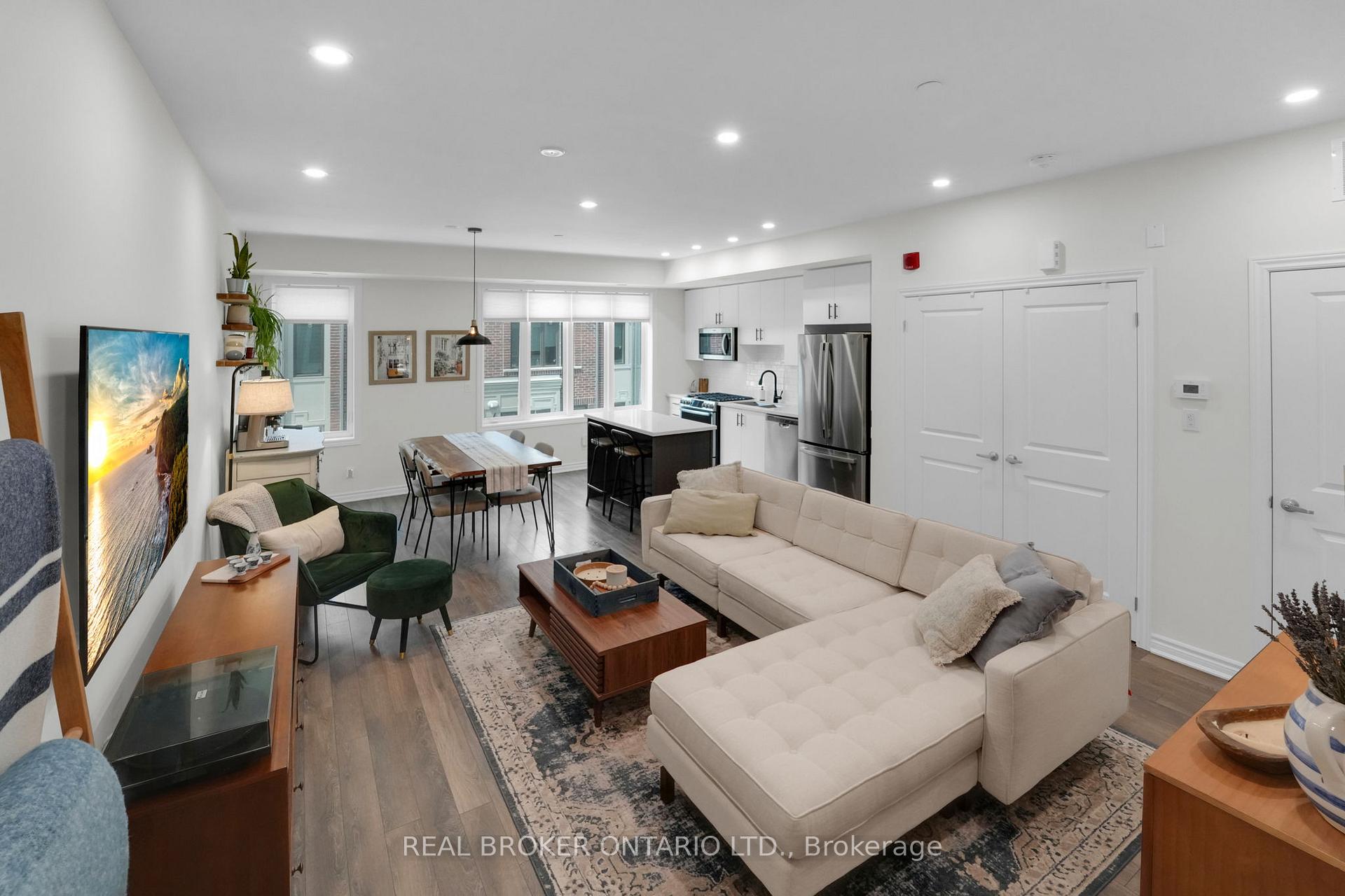 2 Bedrooms Condo at 100 Long Branch, Toronto For sale