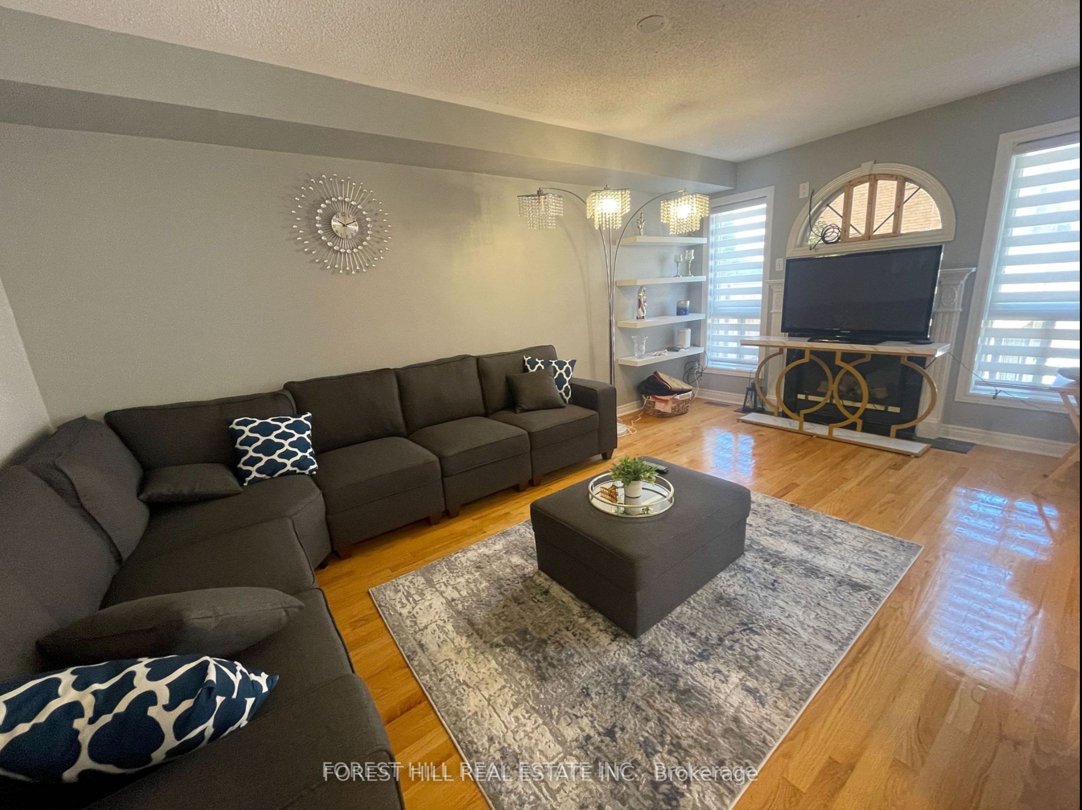 52 Adventure Crescent